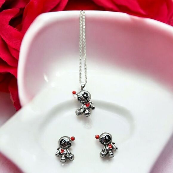 Voodoo Doll Earrings Silver Stud Pierced Ears Creepy Gothic Horror Goth Curse - Picture 5 of 5